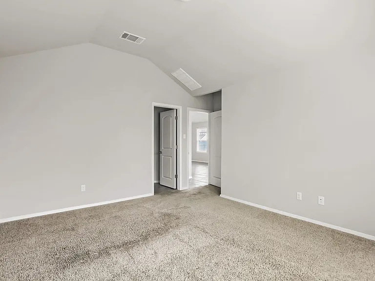 201 Stein Rd — Photo 13