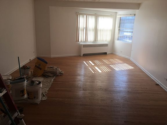 3rd image of 6700 S Paxton Ave APT 204