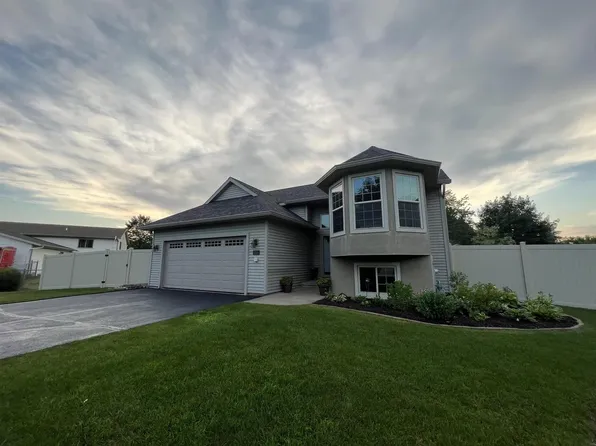 2135 VICTOR LANE, Kronenwetter, WI 54455