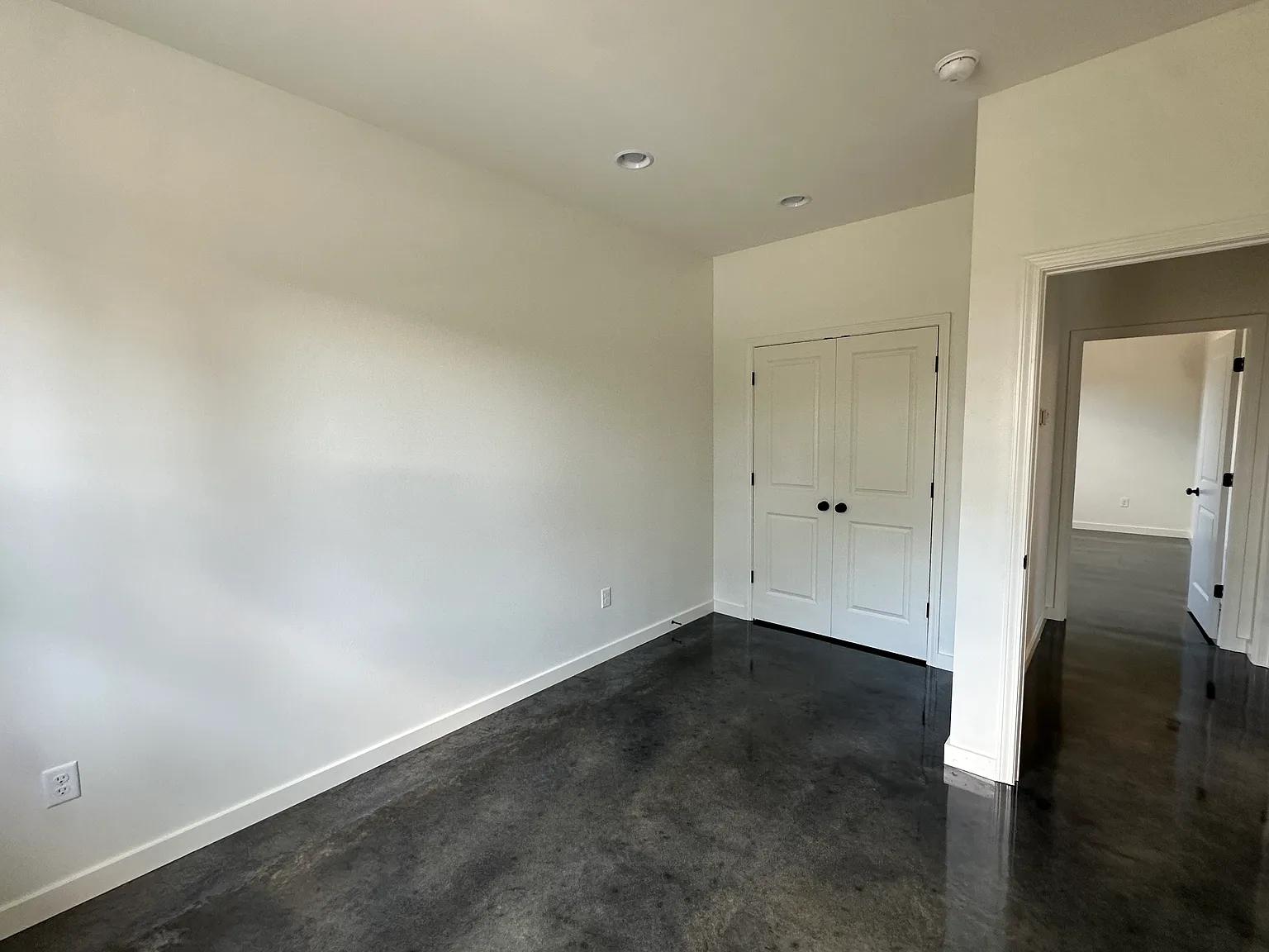 3 bed, 1250 sqft, $1,400 — Photo 4