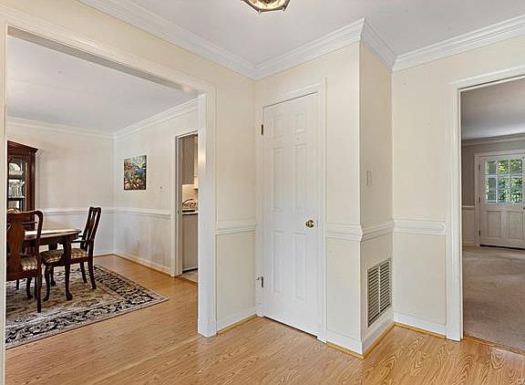 3rd image of 1825 Elmart Ln