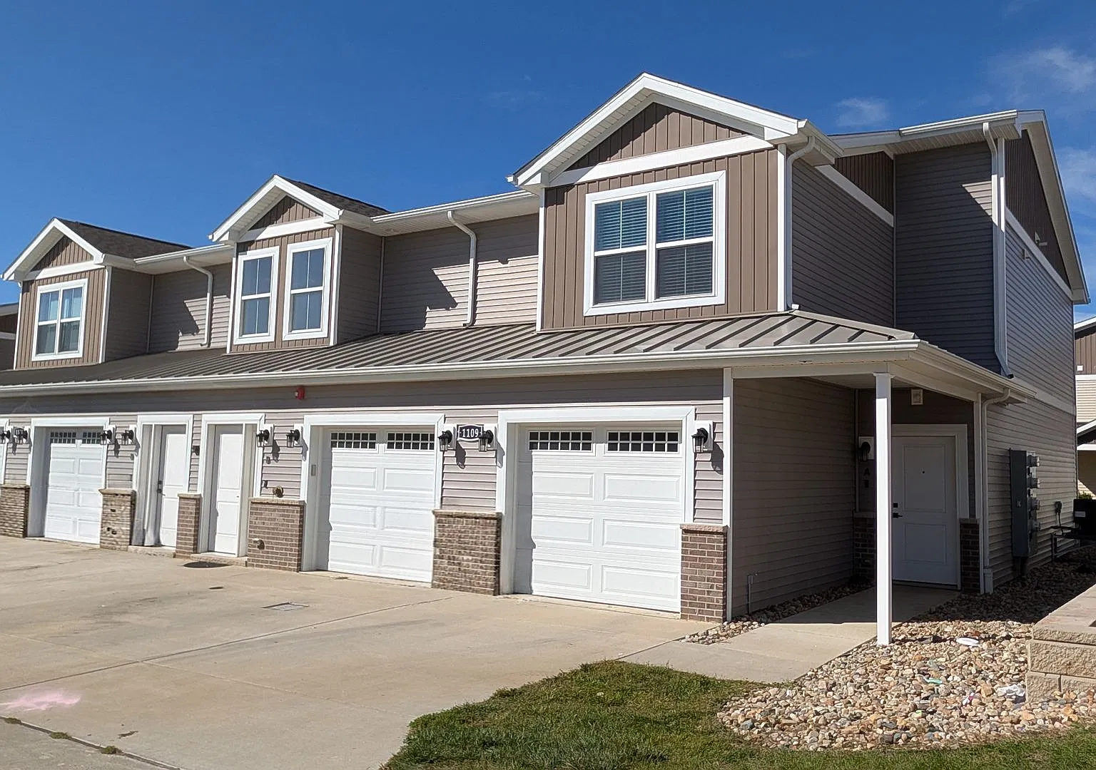 Reserve Mahomet 2br/2ba Townhome — Photo 3