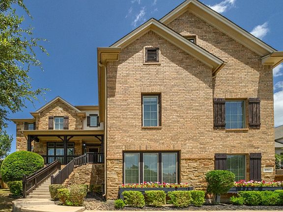 3rd image of 490 Aspen Dr