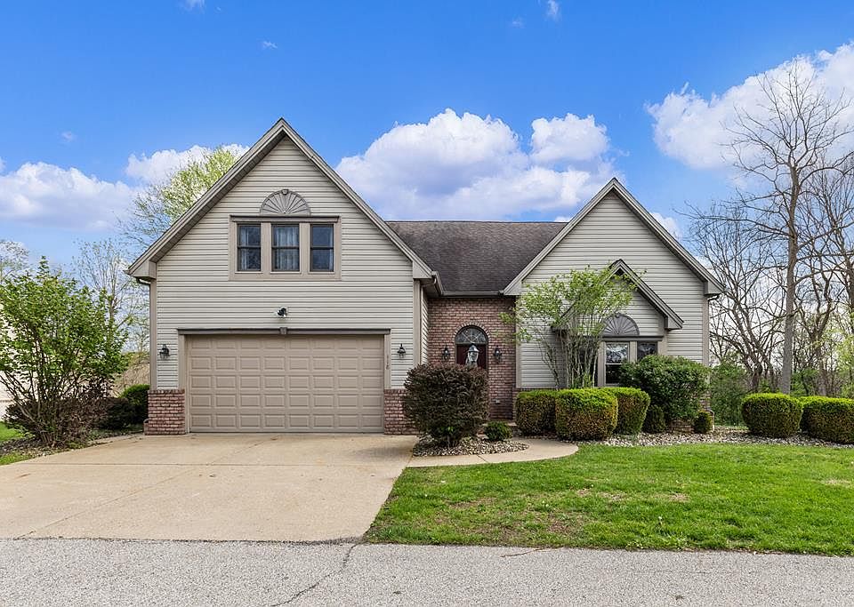 1st image of 118 BERKSHIRE DR