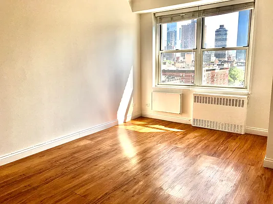 Rented by Batra Group Inc | media 23