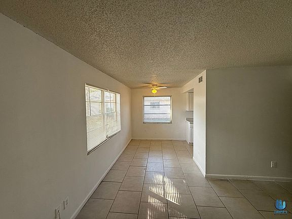 2nd image of 209 NW Jefferson Cir N #209-10