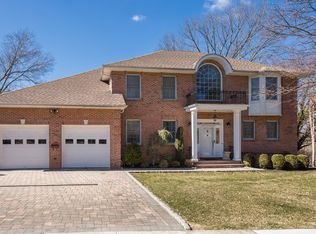 126 Durst Pl, Yonkers, NY 10704