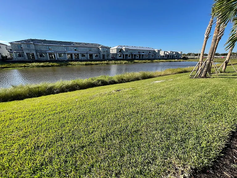 4101 Sonoma Oaks Cir — Photo 38