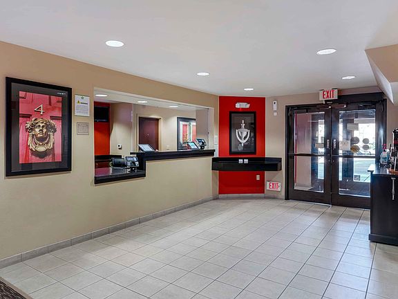 Lobby and Guest Check-in