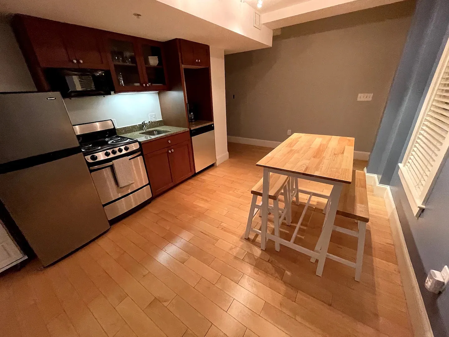2 bed, 1000 sqft, $2,250 — Photo 4