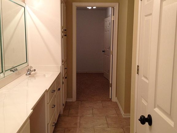Master Bath/Walk in closet