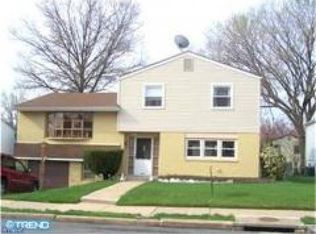 1120 Kent Ln, Philadelphia, PA 19115