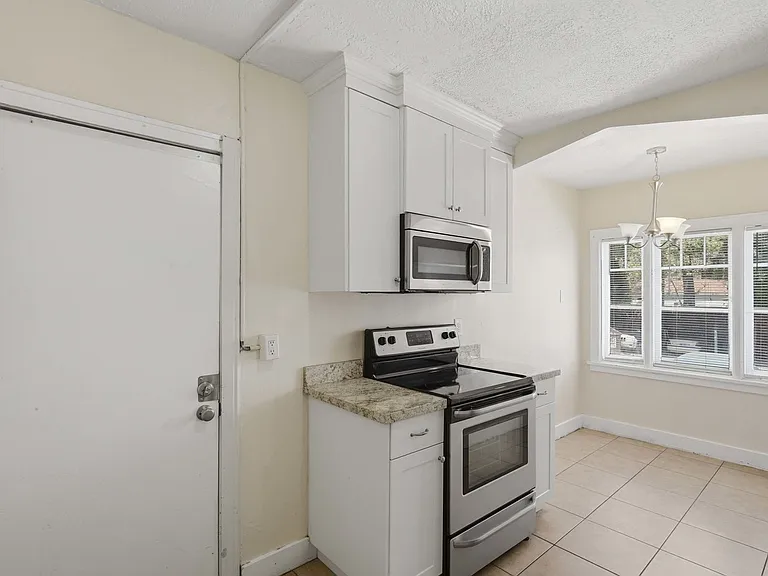 Ladywood Apartments — Photo 21