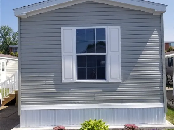 901 Douglas Dr, Erie, PA 16505