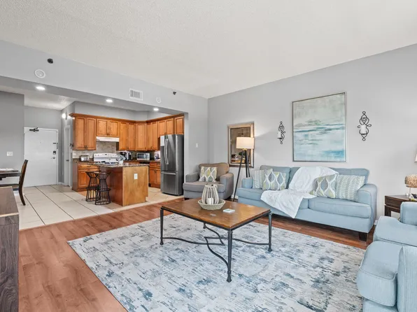 18320 Gulf Blvd APT 304, Redington Shores, FL 33708