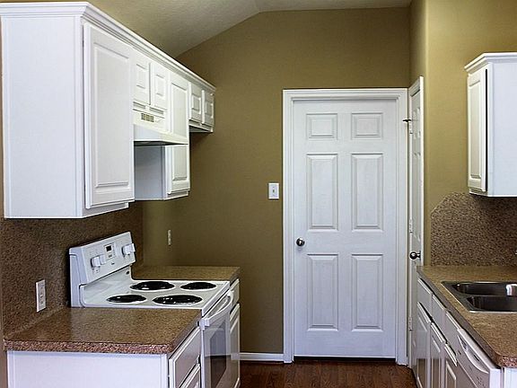 5th image of 16412 Ryan Guinn Way