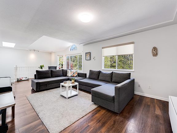 5th image of 1236 Chelsea Ave