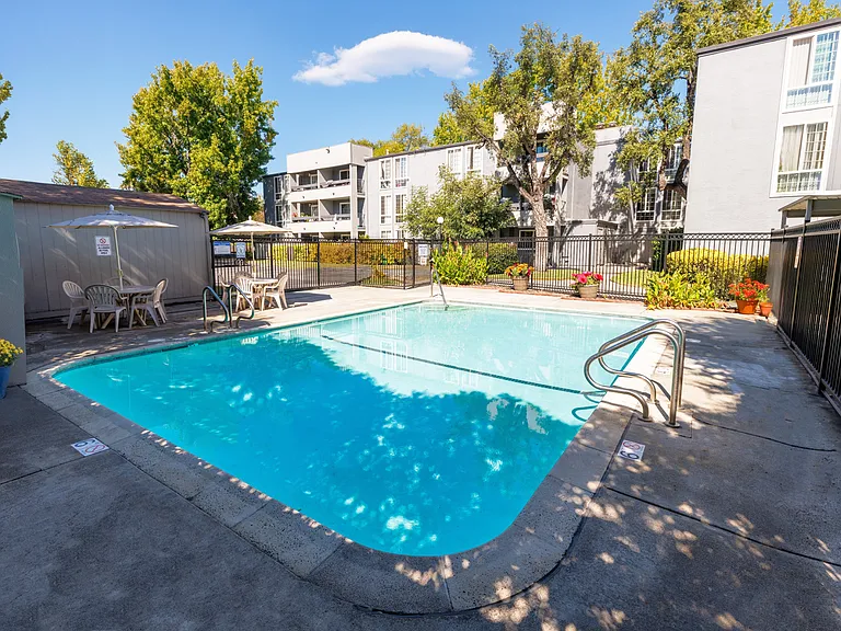 Laguna Ellis Apartments — Photo 6