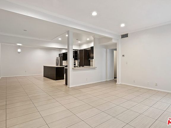 4th image of 1717 Malcolm Ave APT 202
