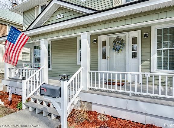 2nd image of 3820 Military St
