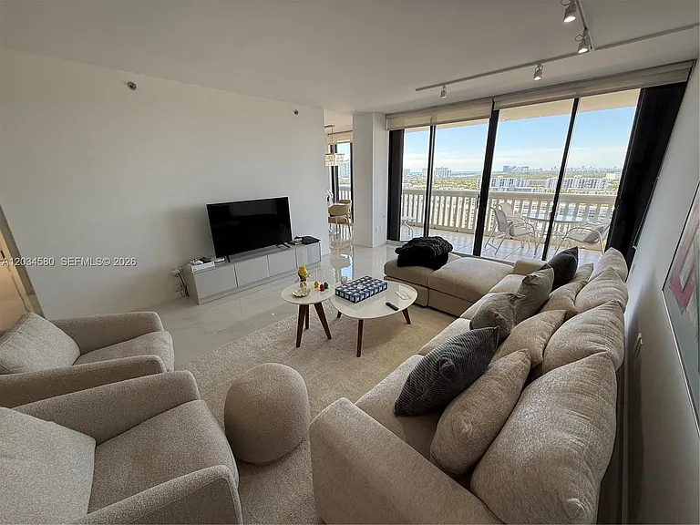 2000 Island Blvd #1603 — Photo 3