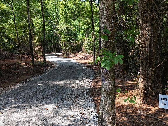 3rd image of 46 Old Mine Rd