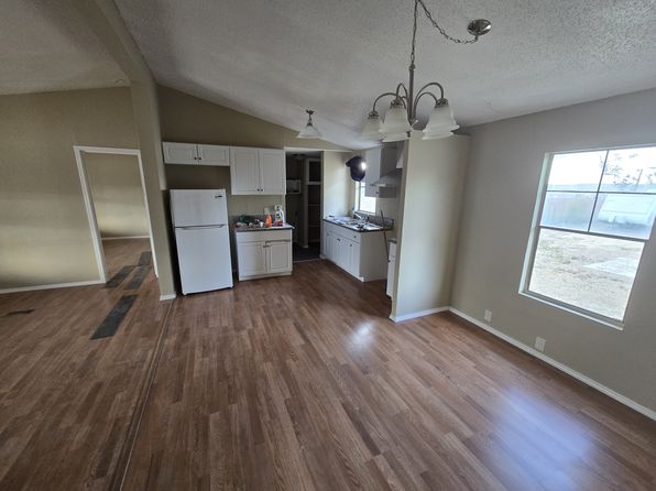 831 Oleander St #C, Taft, CA 93268