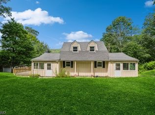 118 Longwood Lake Rd, Oak Ridge, NJ 07438