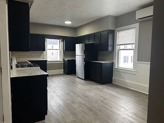 5th image of 60 Cove St #3