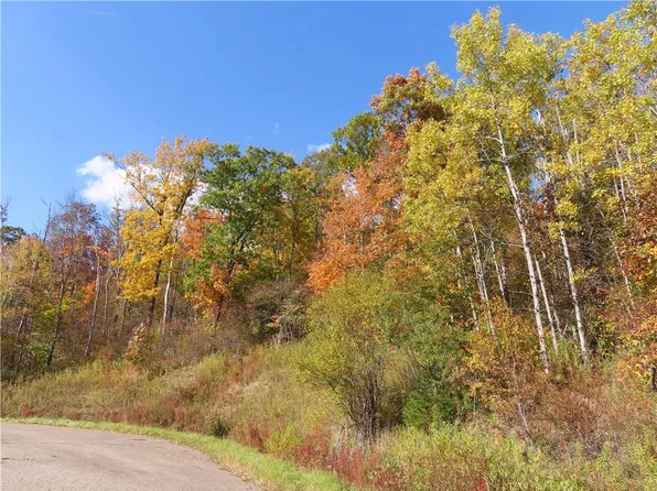 16 Woodland Hollow Dr #2, Bradford, PA 16701