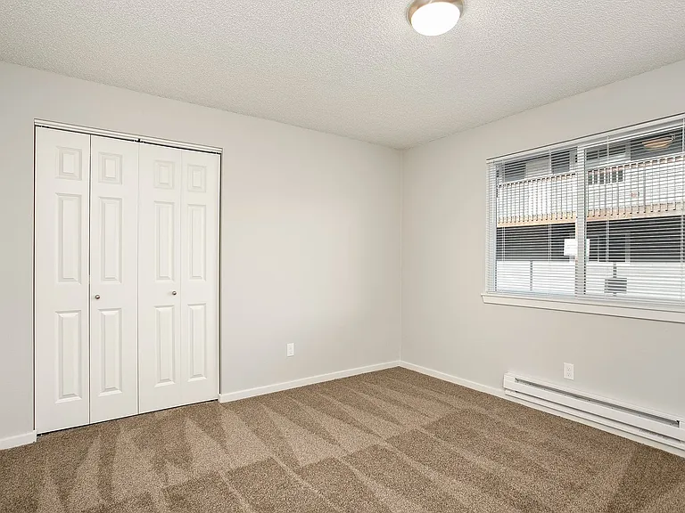 1418 Valley Ave E — Photo 14