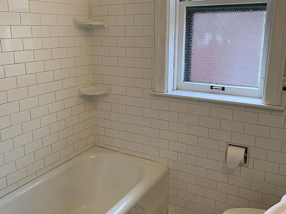 4th image of 3949 Fillmore St Floor 2