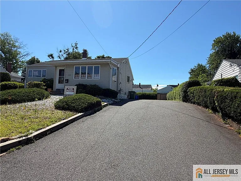 1710 Lincoln Hwy #27 — Photo 1