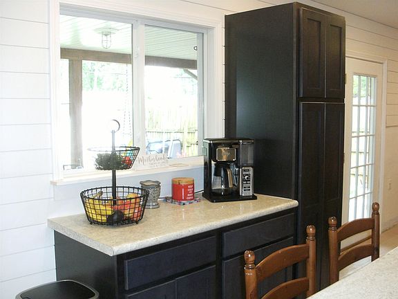 5th image of 541 S Village Dr