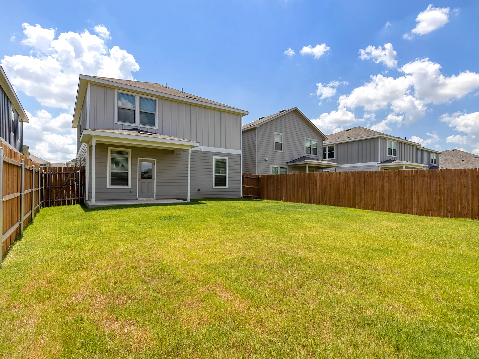 4 bed, 2034 sqft, $2,195 — Photo 4
