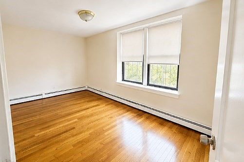 4th image of 5 Victory Rd APT 11