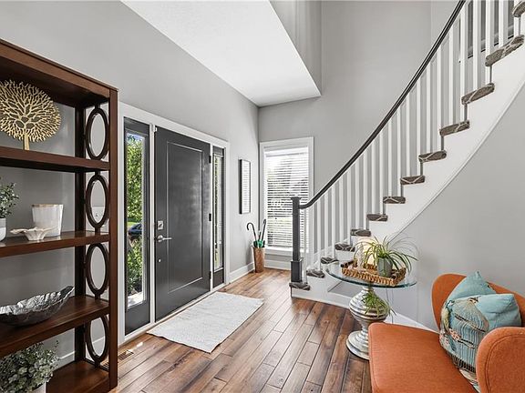 4th image of 9004 W 148th St