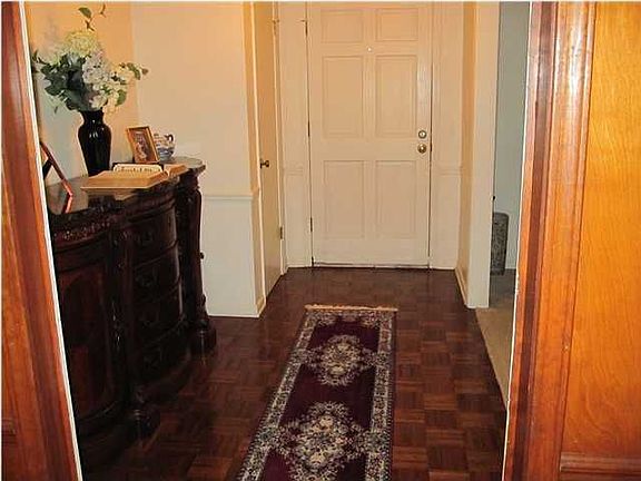 3rd image of 3018 12th Ave E