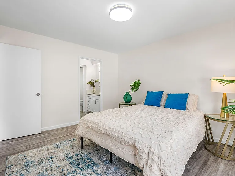 731 Amana St #703 — Photo 52
