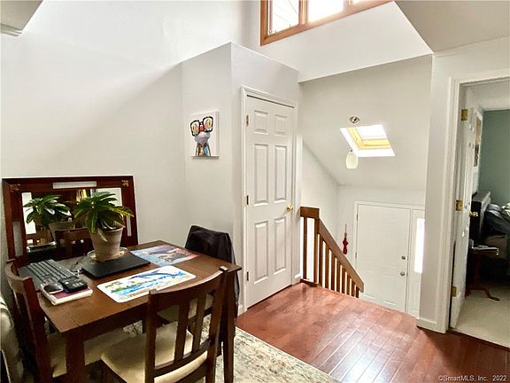 4th image of 10 Arthur Dr #3
