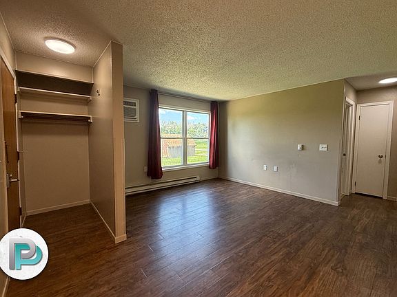 5th image of 801 Clover Ct #4