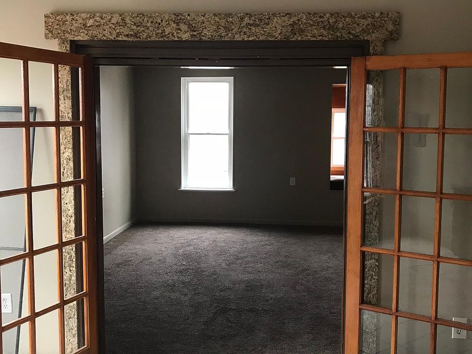 2nd image of 500 E Chestnut St APT C
