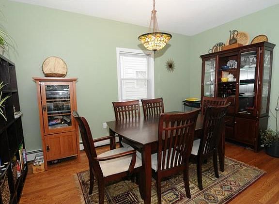 Great open design.  Perfect for entertaining.