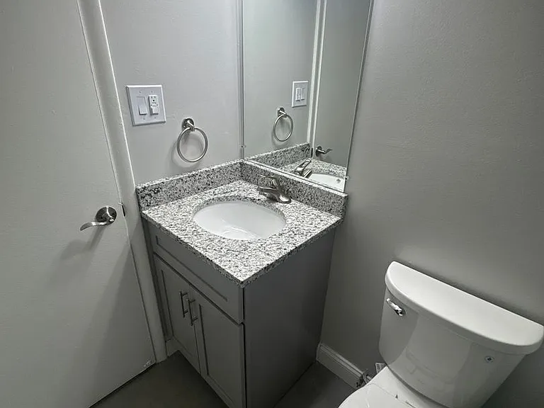 3331 Hewitt Ave #1 — Photo 56