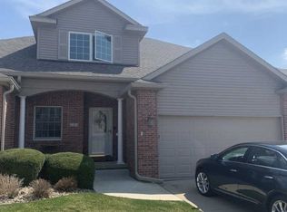 4 Arbor Ct, Bloomington, IL 61704