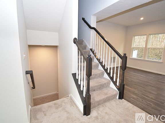 3rd image of 772 Buckeye Dr