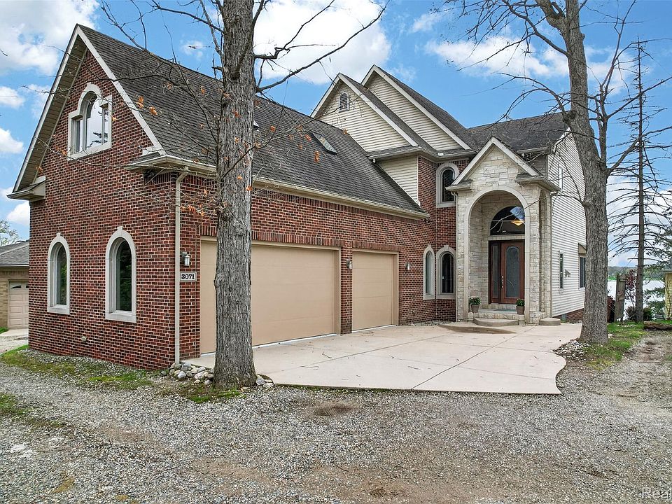 1st image of 3071 School Lake Dr