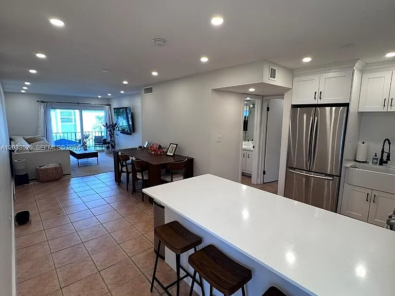 9227 SW 87th Ave #B7 — Photo 2