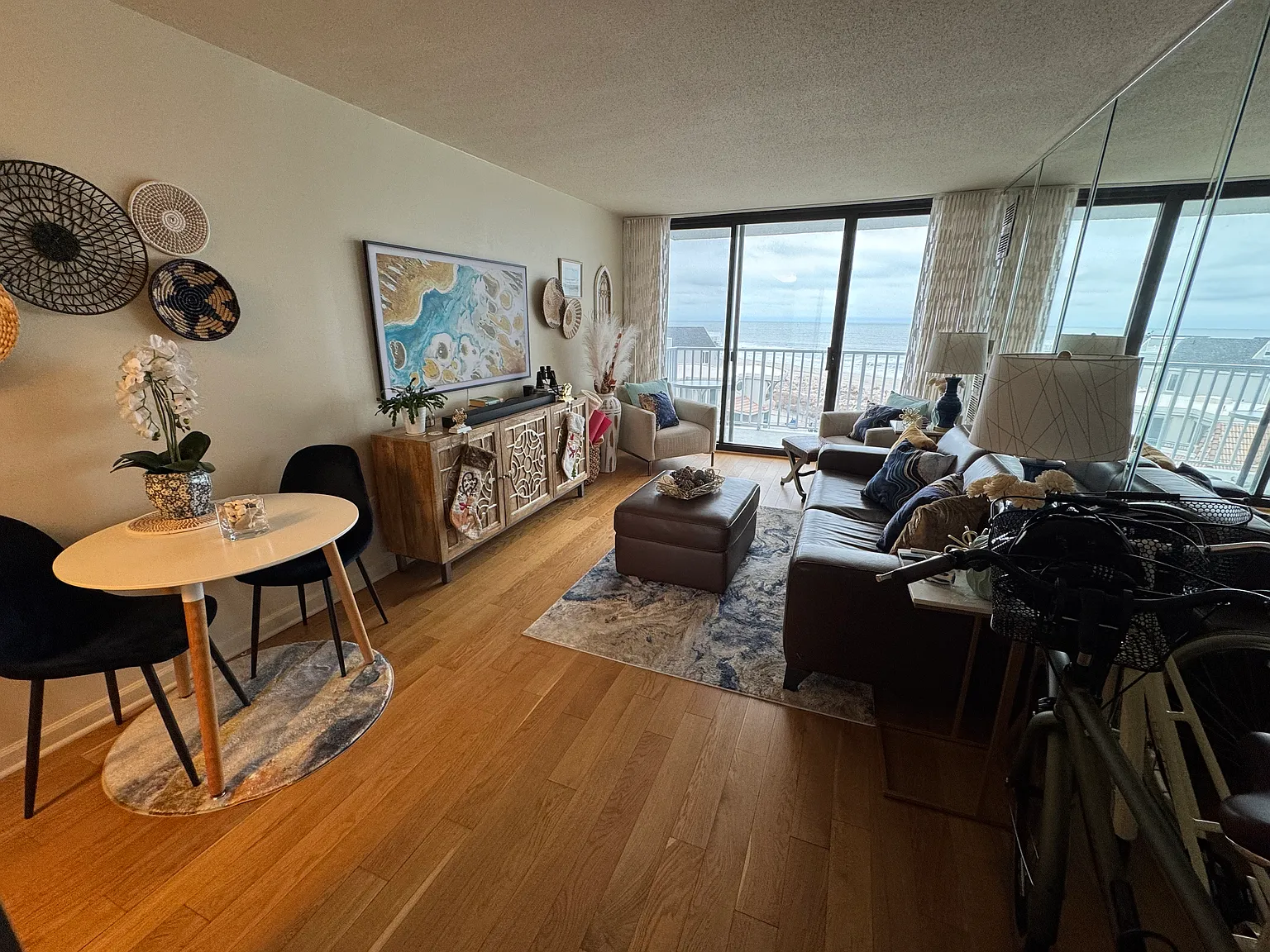 111 S 16th Ave — Photo 2
