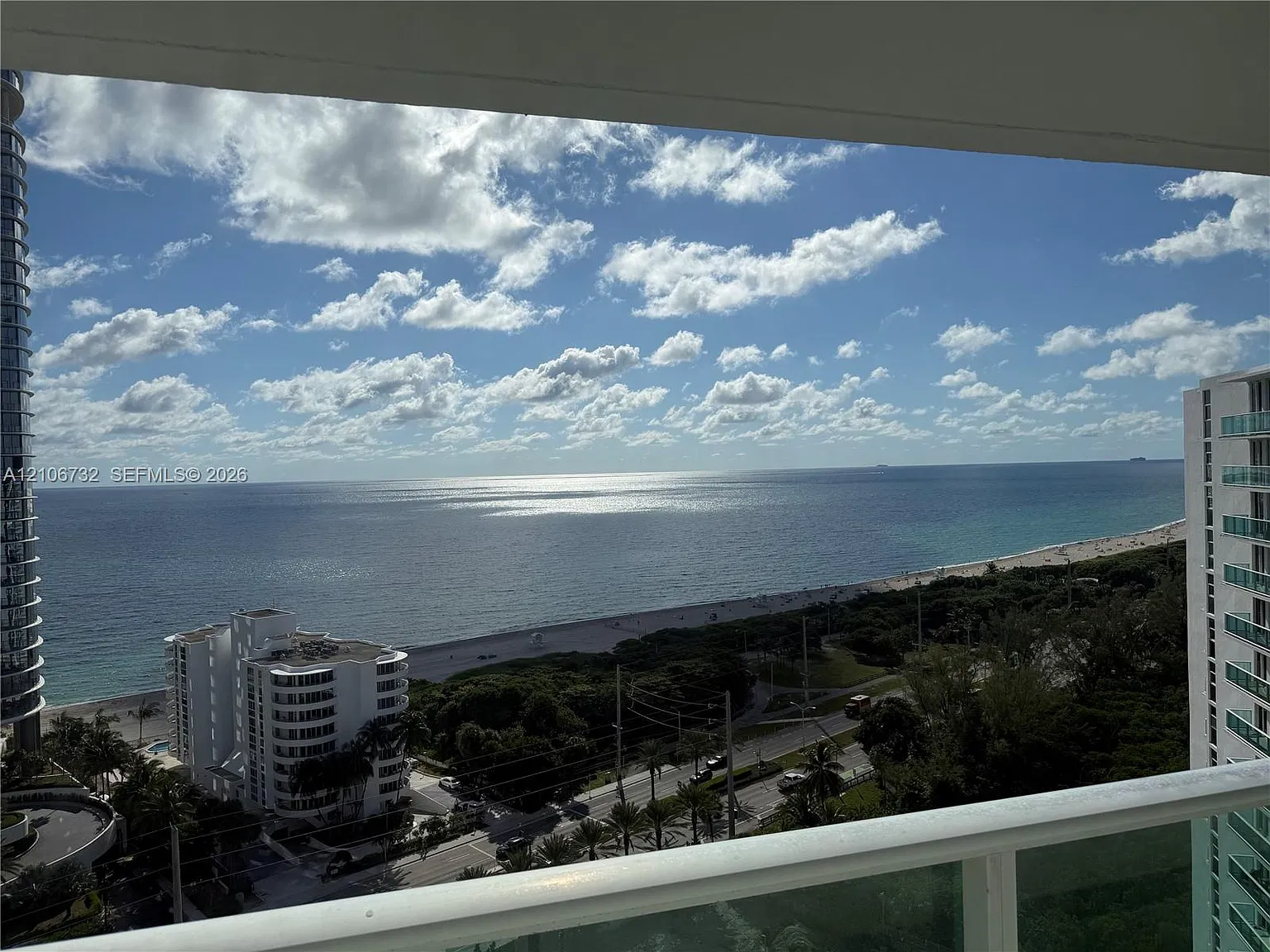 Arlen House East Condo — Photo 3
